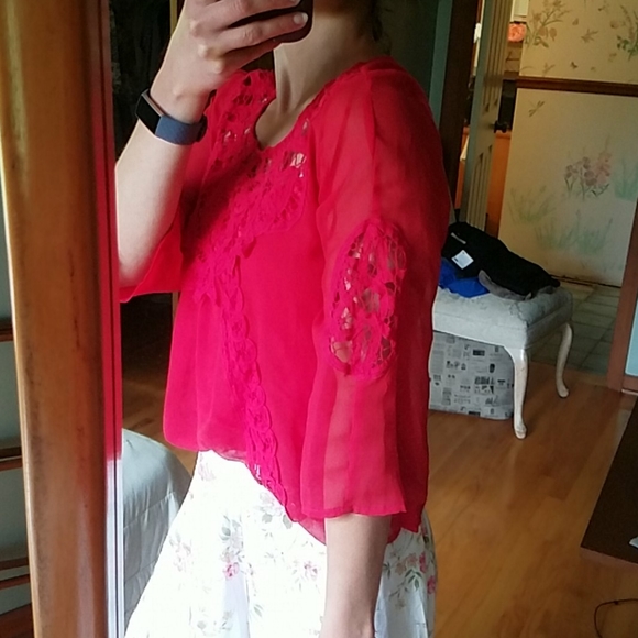 Red Bell Sleeved Lace Chiffon Blouse - Picture 5 of 8